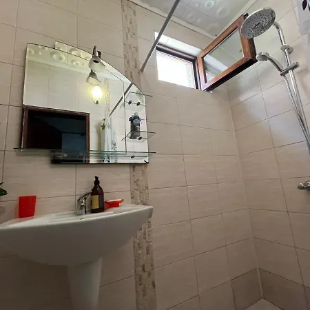 Πανσιόν Izgrev Sarafovo *