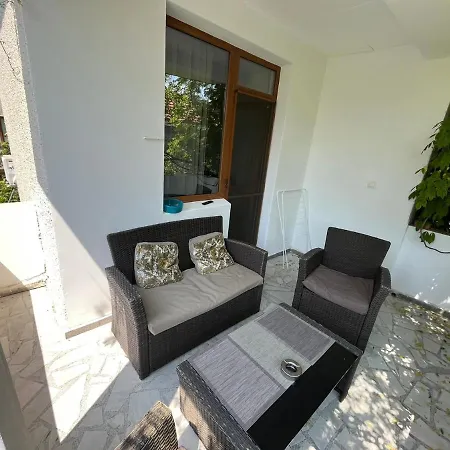 Πανσιόν Izgrev Sarafovo