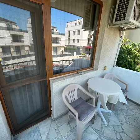 Izgrev Sarafovo * Μπουργκάς