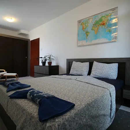 Izgrev Sarafovo * Бургас