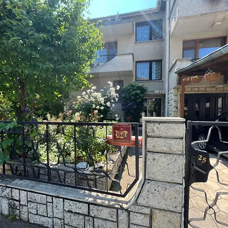 Izgrev Sarafovo Pensjonat