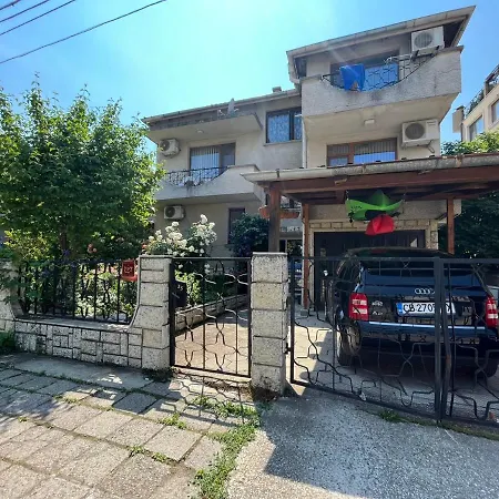 Pensjonat Izgrev Sarafovo