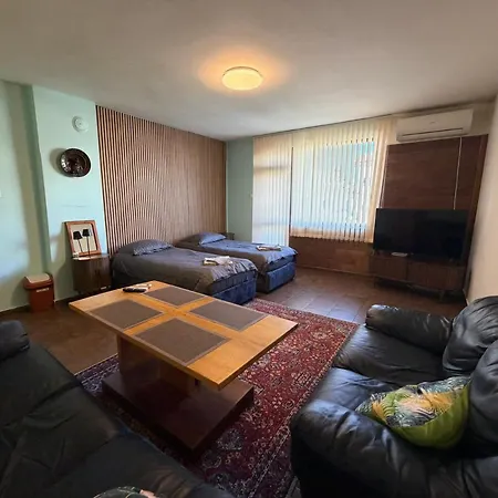 Izgrev Sarafovo * بورغاس
