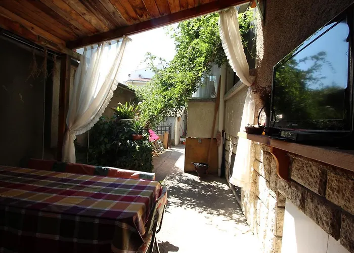 Izgrev Sarafovo Pensionat *